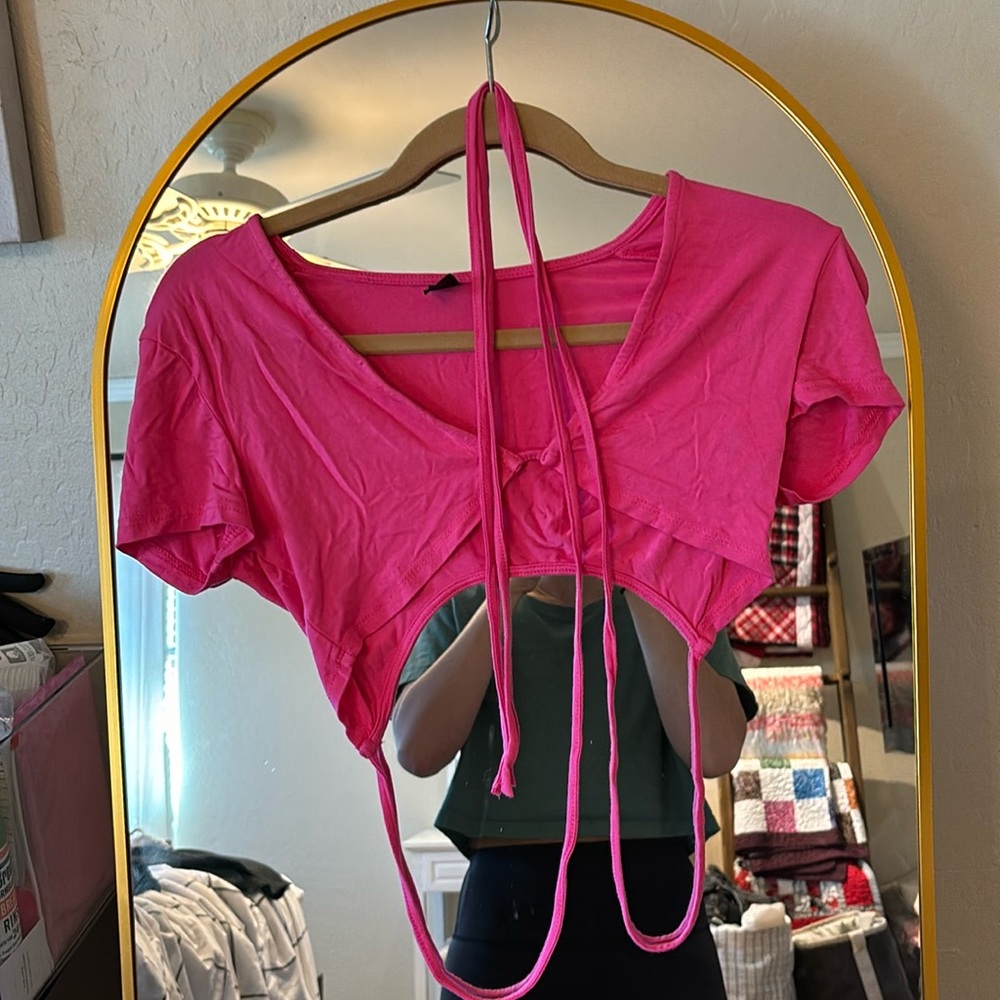 Small pink tie, wraparound top